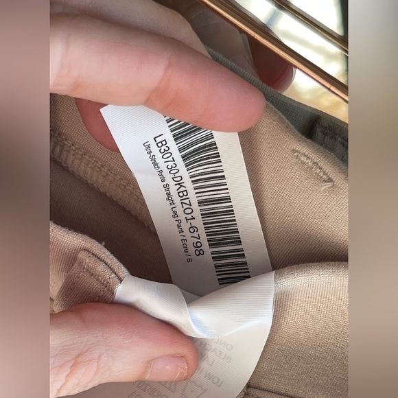 NWT Quince Ultra-Stretch Ponte Straight Leg Pants in Ecru Size Small 26” inseam - Picture 7 of 9